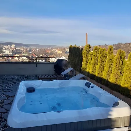 شقة فندقية The Golfer With Jacuzzi 4*